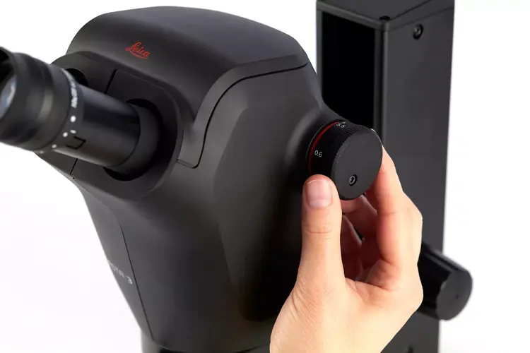Leica Ivesta 3 For Routine Sorting With Camera Image1